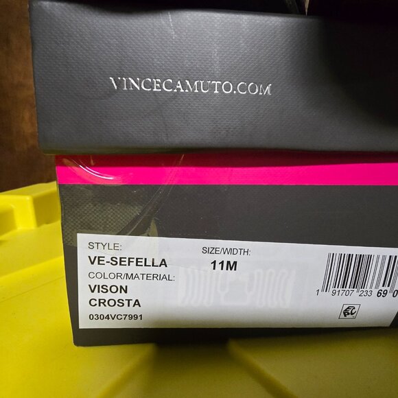 Women's NEW Vince Camuto SEFELLA laceless embellished combat bootie size 11 - Picture 3 of 10